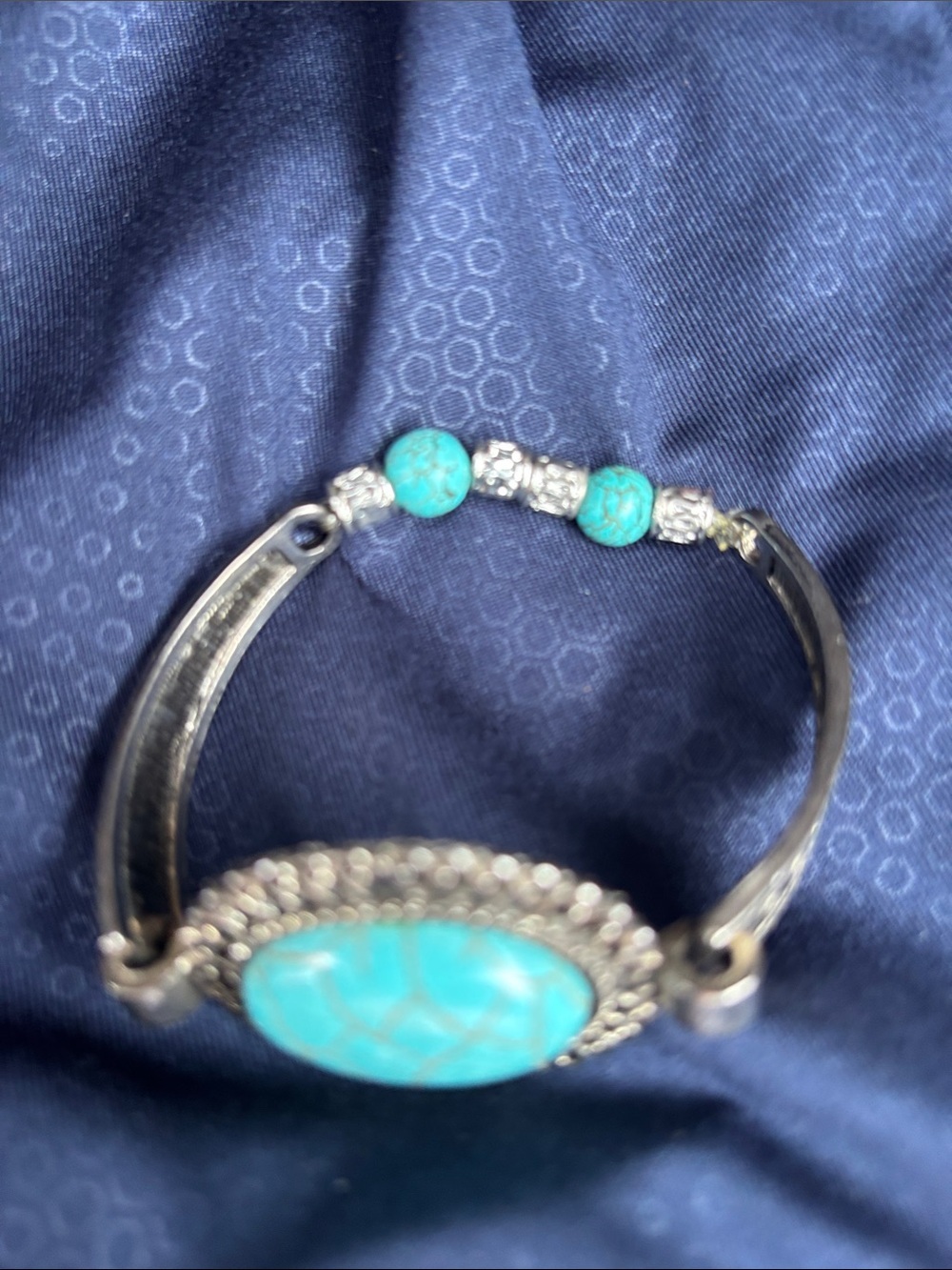 Vintage Silver Tone Faux Turquois stretch Bracelet - Picture 4 of 9
